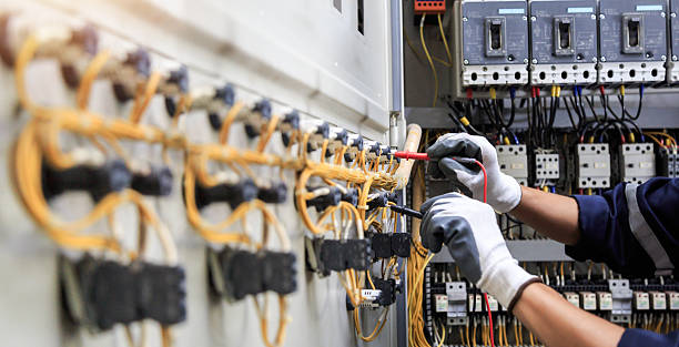 Professional Electrician technician working in Aurora, OH